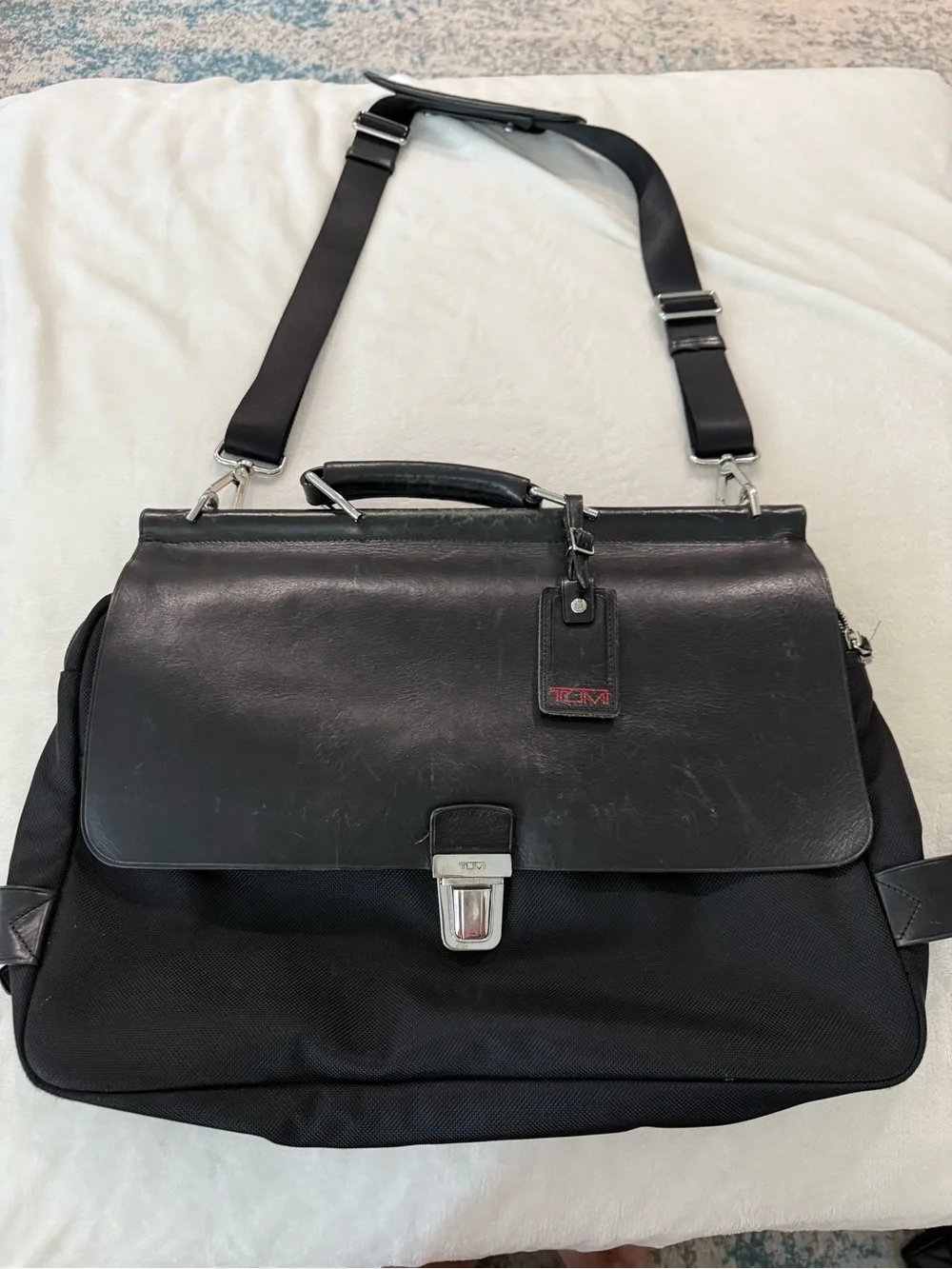 TUMI Briefcase Luggage Crossbody Black Multipocket Travel Bag